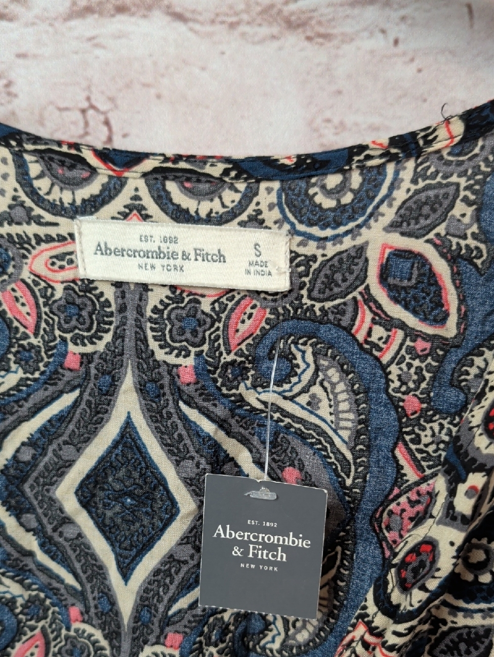 Abercrombie & Fitch Navy Paisley Wrap-Front Long Sleeve Romper Short Small Nwt - Picture 3 of 7